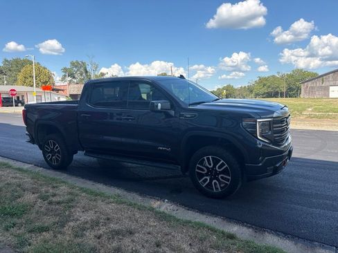 Used 2023 GMC Sierra 1500 AT4 w/ AT4 Premium Package AWD/4WD image 7