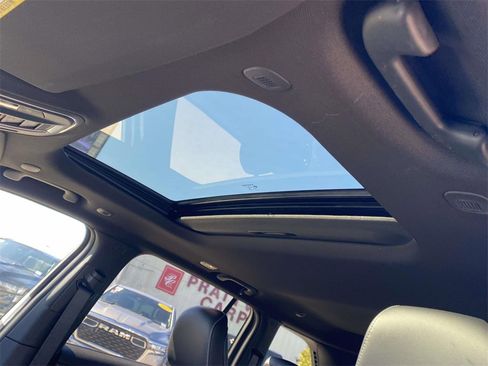 New 2026 Jeep Grand Cherokee Altitude image 17