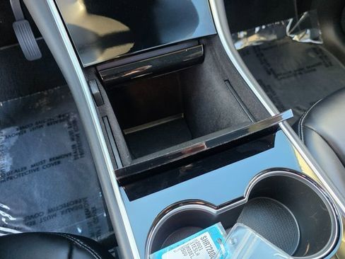 Used 2021 Tesla Model Y Long Range image 22