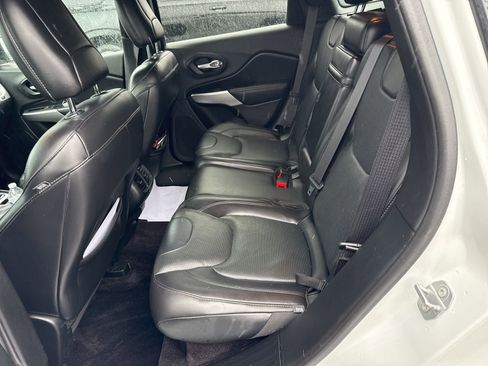 Used 2016 Jeep Cherokee Overland image 23