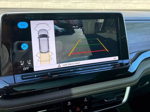 Certified 2025 Volkswagen Atlas SEL image 21