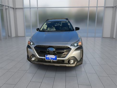Used 2023 Subaru Outback Onyx Edition image 3