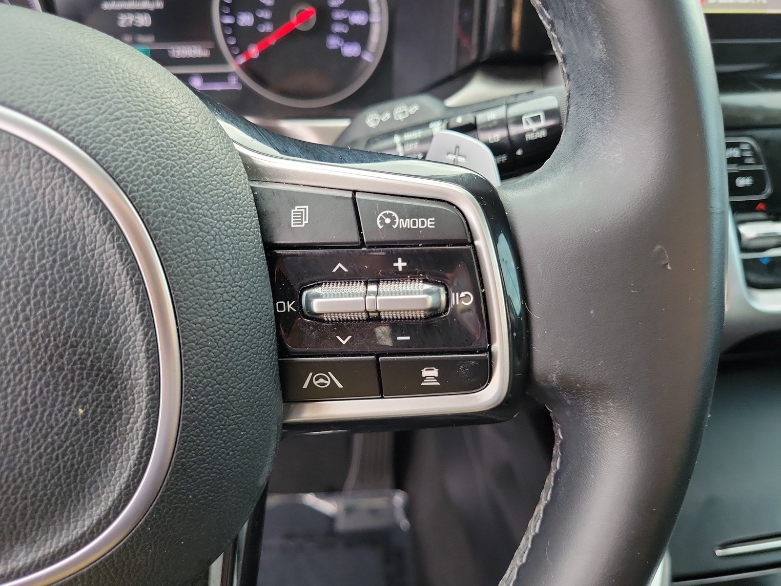 Used 2022 Kia Sorento EX w/ Panoramic Sunroof Package FWD image 19