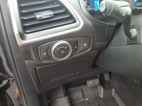 Certified 2023 Ford Edge SEL image 16