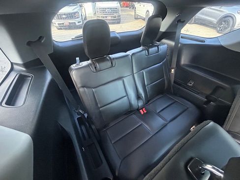 Certified 2022 Ford Explorer XLT w/ Equipment Group 202A image 34