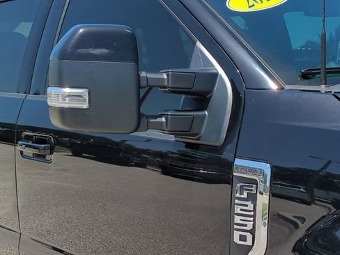 Used 2022 Ford F250 Lariat w/ Lariat Ultimate Package AWD/4WD image 12