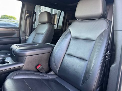 Used 2021 Chevrolet Suburban Z71 w/ Rear Media and Nav Package AWD/4WD image 6