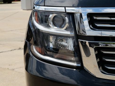 Used 2020 Chevrolet Suburban Premier w/ Premier Plus Edition AWD/4WD image 9