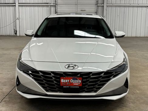 Used 2022 Hyundai Elantra Limited FWD image 2