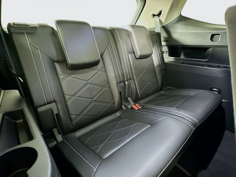 Used 2024 Volkswagen Atlas SE image 25