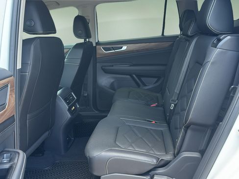 New 2026 Volkswagen Atlas SE FWD image 15