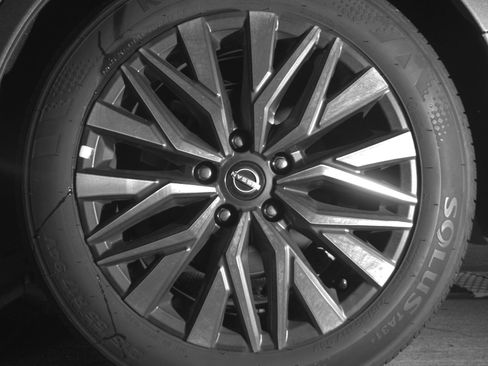 Used 2025 Nissan Altima 2.5 SV FWD image 14