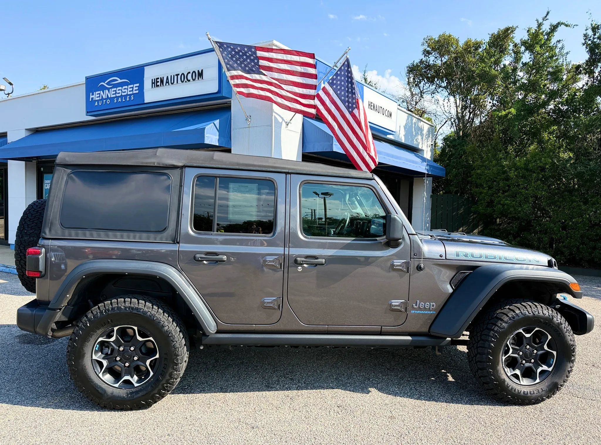 Used 2023 Jeep Wrangler Unlimited Rubicon 4xe w/ Cold Weather Group AWD/4WD image 6