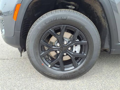 New 2025 Jeep Grand Cherokee 4WD image 12