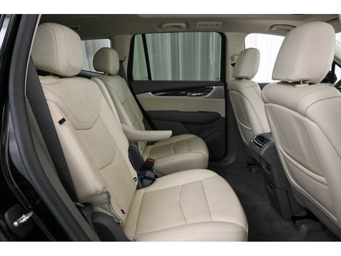 Used 2022 Cadillac XT6 Premium Luxury w/ Technology Package image 18