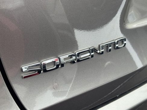 Certified 2018 Kia Sorento LX image 5