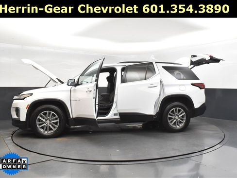 Used 2023 Chevrolet Traverse LT image 50