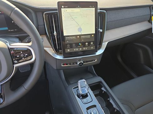 New 2026 Volvo XC90 B6 Plus w/ Protection Package Premier image 18