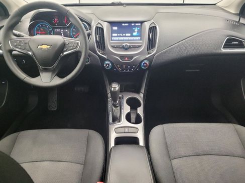 Used 2018 Chevrolet Cruze LT w/ Convenience Package FWD image 22