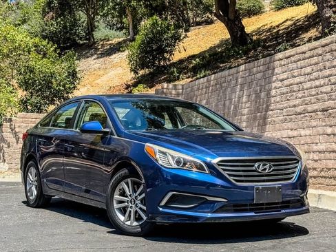 Used 2016 Hyundai Sonata SE FWD image 1