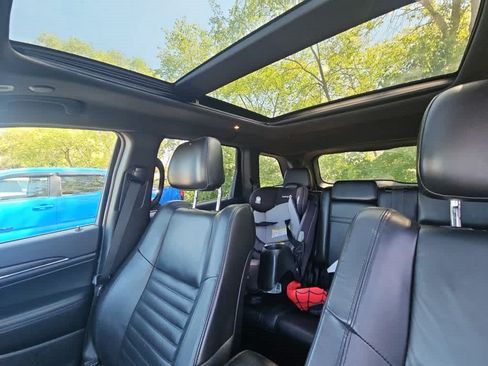 Used 2018 Jeep Grand Cherokee Limited AWD/4WD image 8