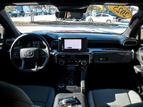 Used 2025 Toyota Tacoma SR5 image 27