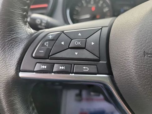 Used 2019 Nissan Rogue SV AWD/4WD image 23