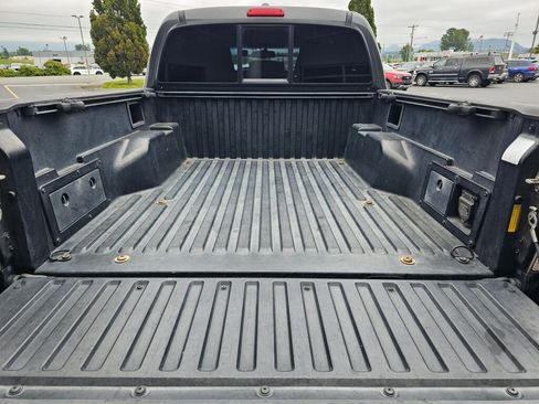 Used 2010 Toyota Tacoma 4x4 Double Cab image 16