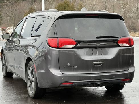 Used 2020 Chrysler Pacifica Touring-L Plus image 39