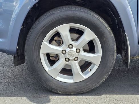 Used 2011 Toyota RAV4 Limited w/ Limited Extra Value Pkg FWD image 30
