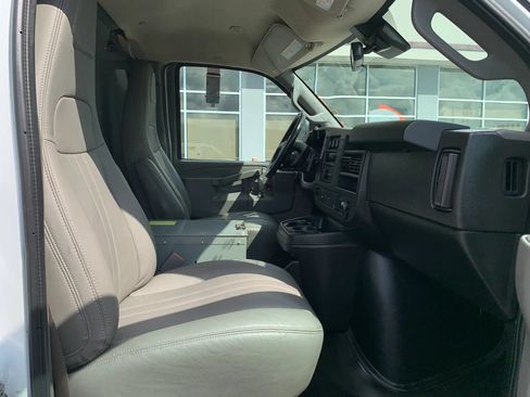 Used 2020 Chevrolet Express 3500 Extended w/ Driver Convenience Package RWD image 24