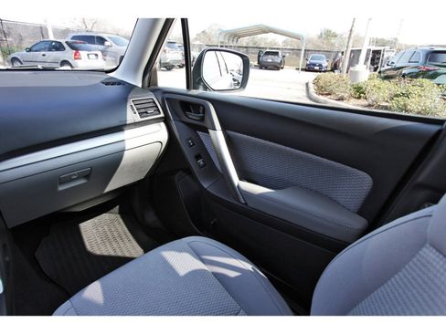 Used 2018 Subaru Forester 2.5i Premium image 10