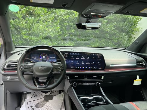 New 2026 Chevrolet Traverse RS FWD image 32