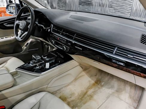 Used 2019 Audi Q7 3.0T Premium Plus w/ Premium Plus Package image 19