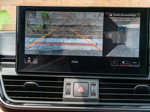 Used 2021 Audi Q5 e Premium Plus w/ Premium Plus Package image 19