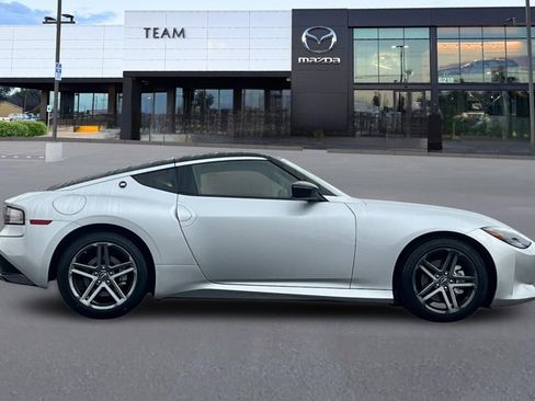 Used 2025 Nissan Z Sport w/ Floor Mat Package RWD image 3