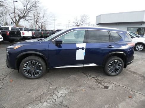 New 2026 Nissan Rogue Platinum image 6