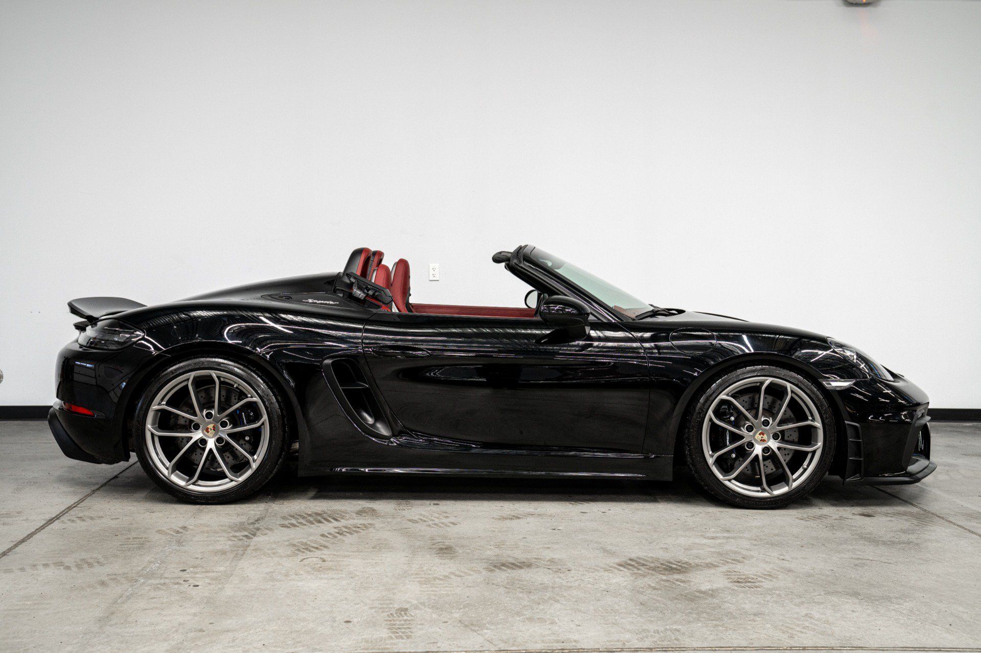 Used 2023 Porsche 718 Boxster Spyder RWD image 49
