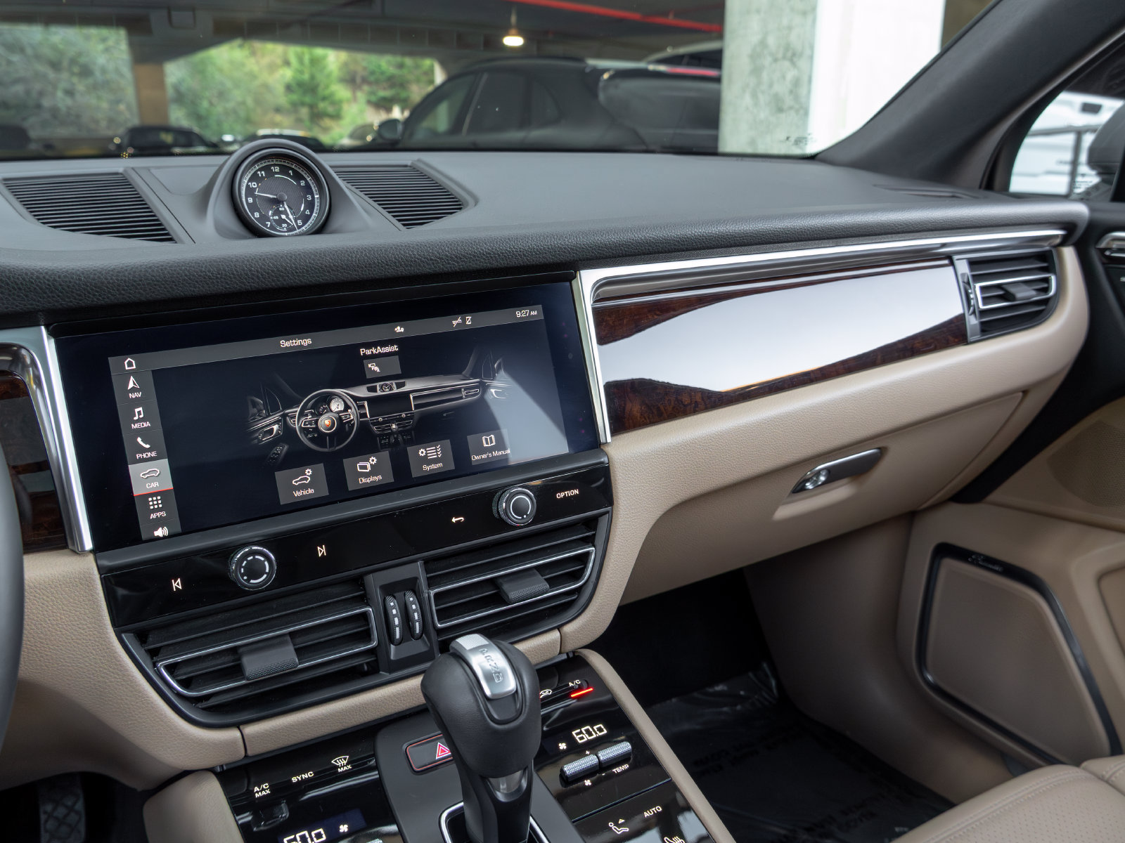 Certified 2023 Porsche Macan S AWD/4WD image 36