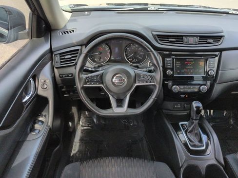 Used 2018 Nissan Rogue SV w/ Premium Package image 16