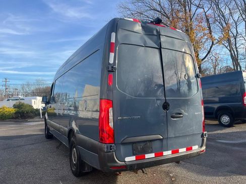 Used 2019 Mercedes-Benz Sprinter 170 image 4