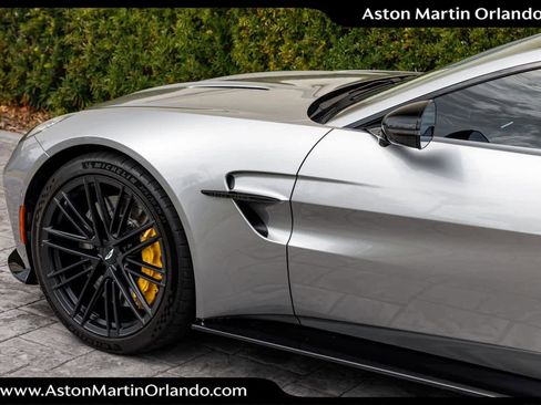 Used 2025 Aston Martin V8 Vantage Coupe image 9