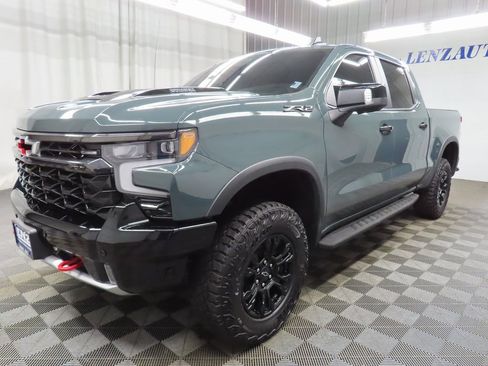 Used 2025 Chevrolet Silverado 1500 ZR2 w/ Technology Package image 6