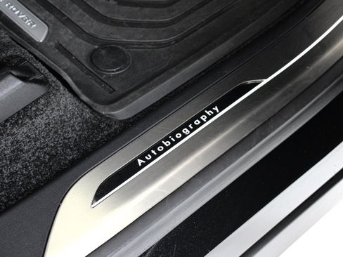 Used 2025 Land Rover Range Rover Long Wheelbase Autobiography AWD/4WD image 20