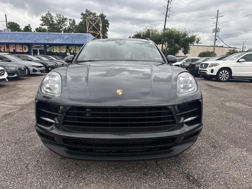 Used 2020 Porsche Macan AWD/4WD image 2