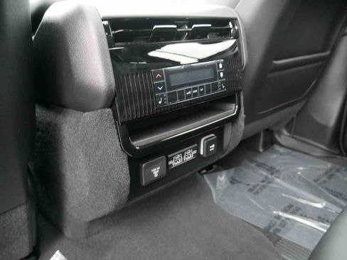 New 2025 Jeep Wagoneer L Series II w/ Convenience Group I image 14