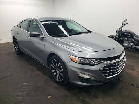 Used 2025 Chevrolet Malibu RS image 3