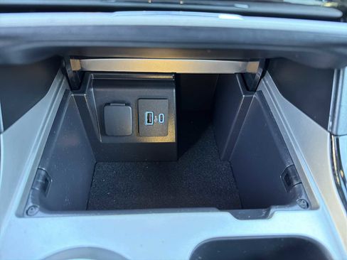 Used 2022 Ford Explorer ST-Line w/ Class IV Trailer Tow Package image 8