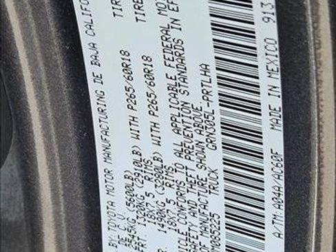 Used 2017 Toyota Tacoma Limited w/ Tow Package AWD/4WD image 23