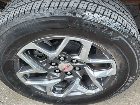 Used 2024 GMC Sierra 1500 SLT w/ SLT Convenience Package AWD/4WD image 12